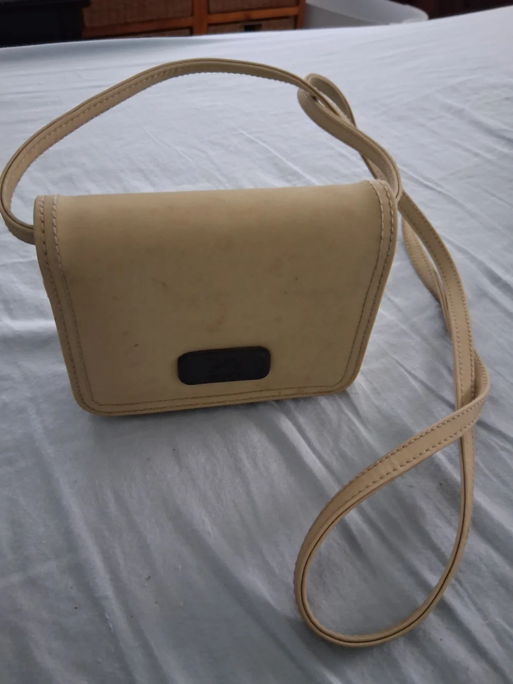 Women’s Beige Crossbody Bag – Unbranded